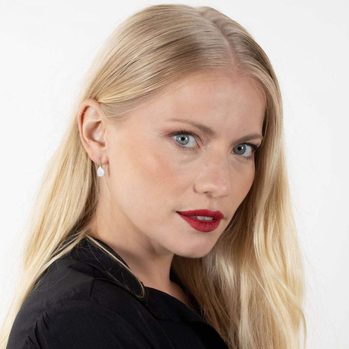 עגילי כסף תלויים – אופל לבן