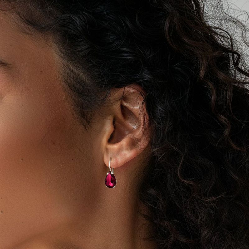 עגילי כסף תלויים – רובי אדום