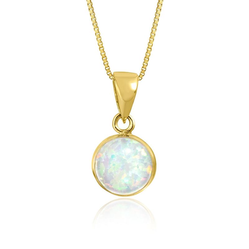 Круглый кулон из 14-каратного золота с белым опалом.