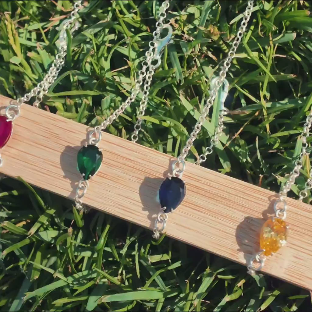 צמיד כסף עדין עם אבן טיפה זירקון לבן מלאכותי