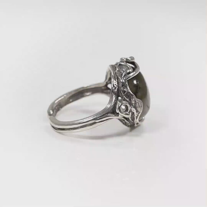 טבעת כסף פתוחה משובצת לברדורייט