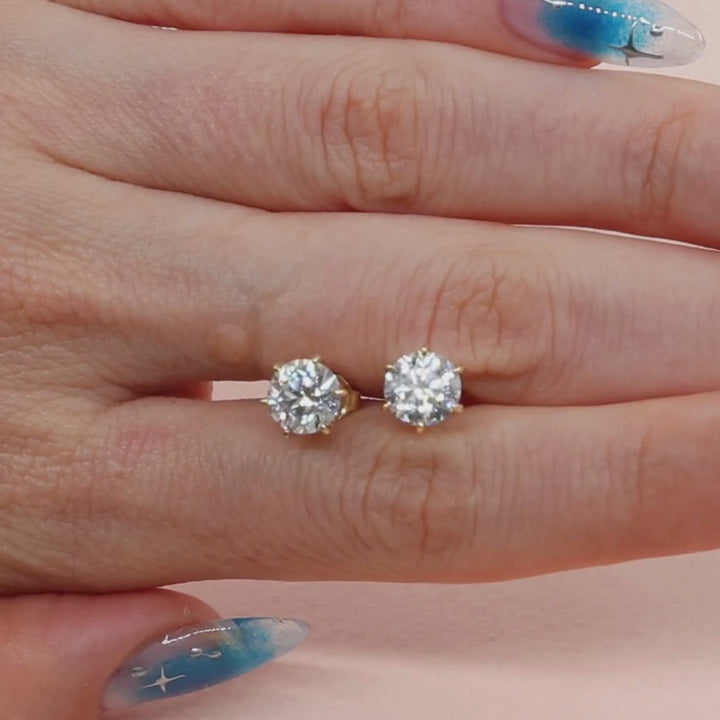 עגילי יוקרה מזהב צהוב בשיבוץ מוזונייט