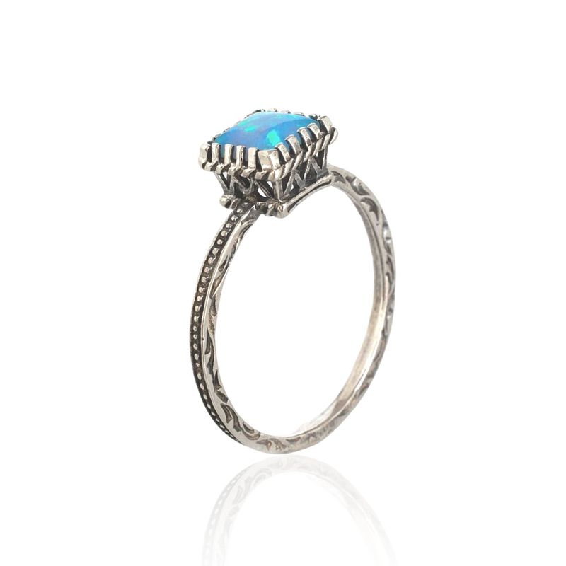 טבעת מרובעת כסף 925 אבן אופל כחול