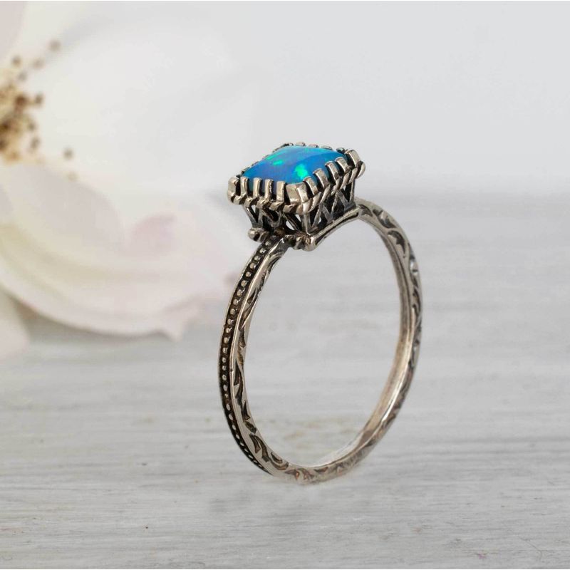טבעת מרובעת כסף 925 אבן אופל כחול