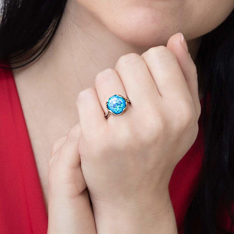 טבעת כסף פתוחה בשיבוץ אופל כחול