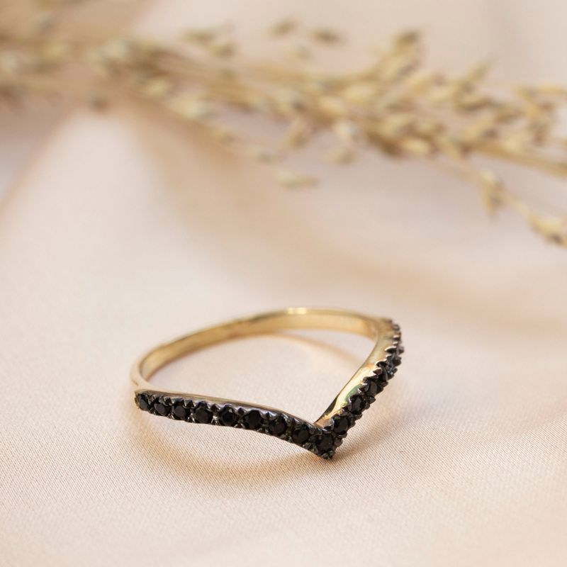 טבעת חץ זהב 14K זרקונים שחורים